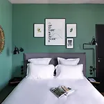 Deskopolitan House 3*