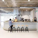 Deskopolitan House Hotel