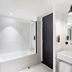 Hotel Deskopolitan House Paris