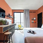 Deskopolitan House 3* Paris