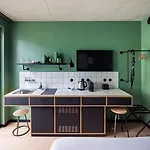 Deskopolitan House