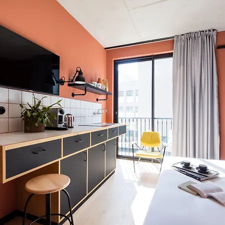 Deskopolitan House Hotel 3*