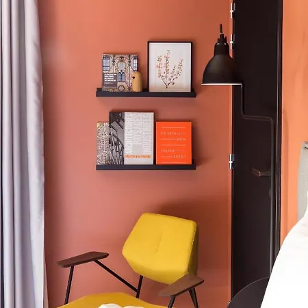 מלון Deskopolitan House 3*