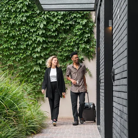 Hotel Deskopolitan House 3*