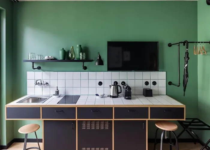 Deskopolitan House 3*