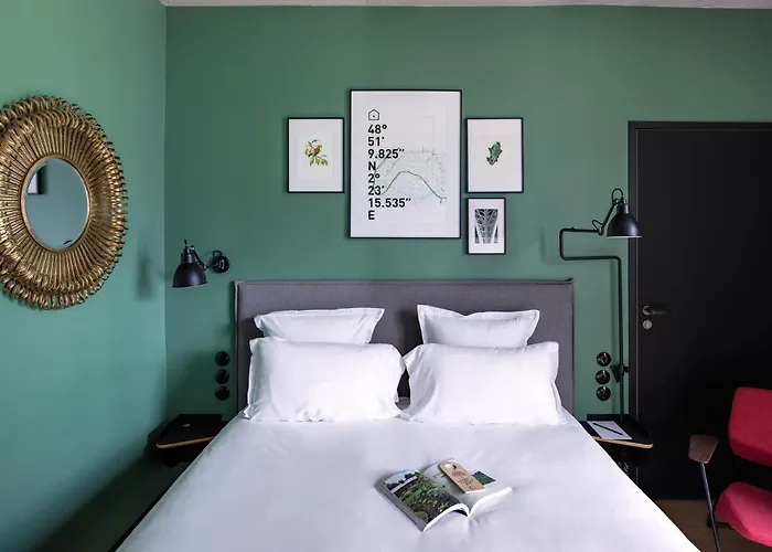 Deskopolitan House 3*