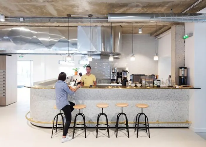 Deskopolitan House Hotel