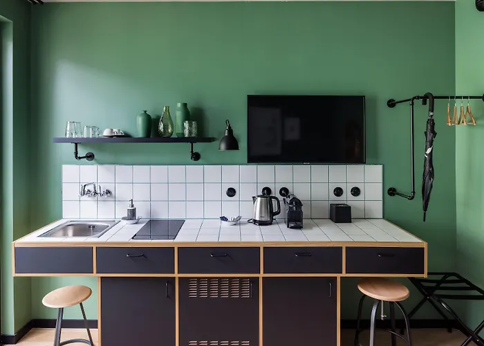 Deskopolitan House