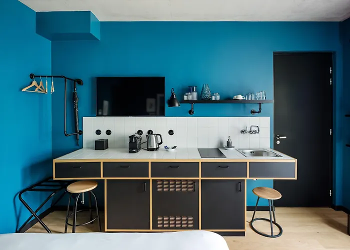Отель Deskopolitan House