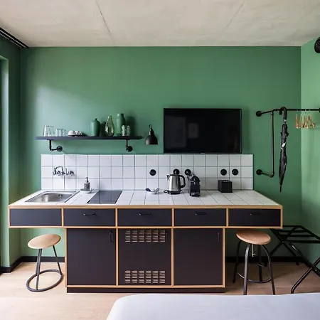 Deskopolitan House 3*