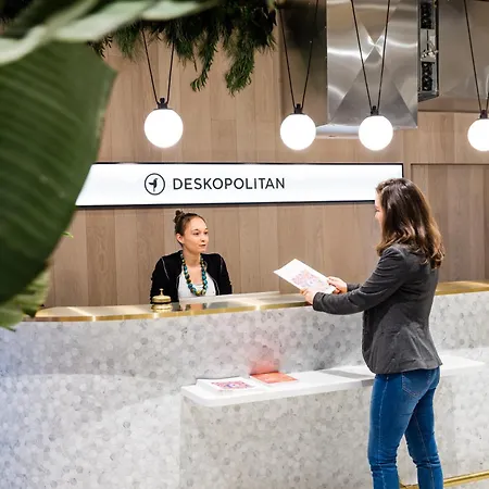 Deskopolitan House