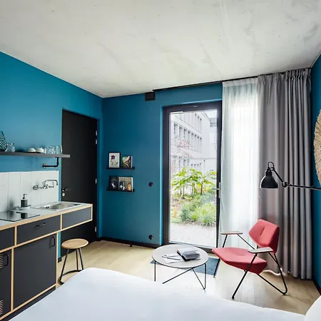 Deskopolitan House 3*
