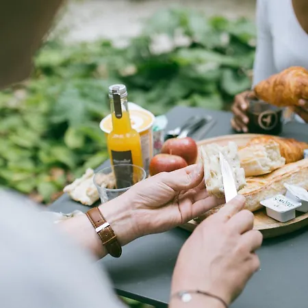 Deskopolitan House Hotel